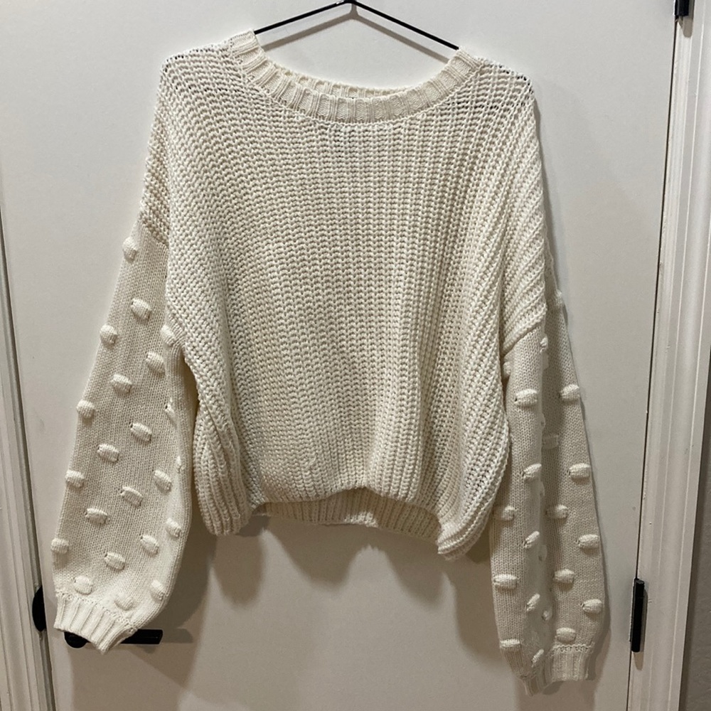 Moon&Madison Medium (off white) Polkadot sleeved Cropped Sweater